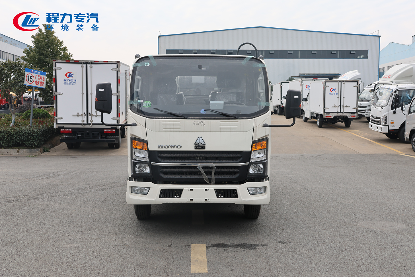 重汽豪沃M2地库王压缩垃圾车